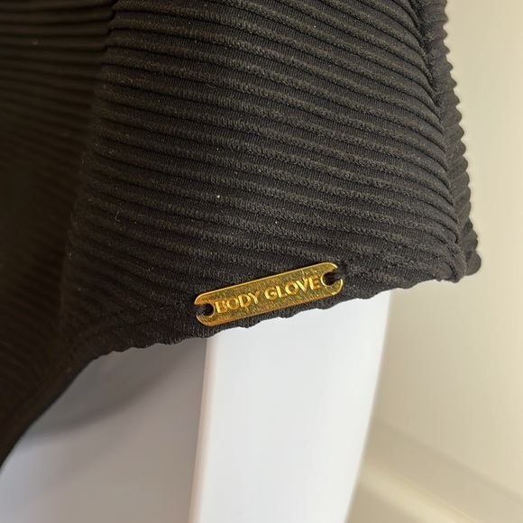 Body Glove Scandal Vice One Piece Off the Shoulder Black Size Large. Beach Wear - Picture 9 of 16